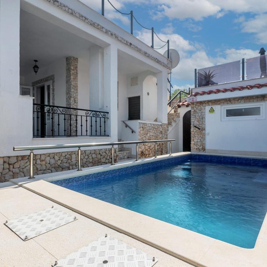 Holiday House Iva Slatine Zewnętrze zdjęcie